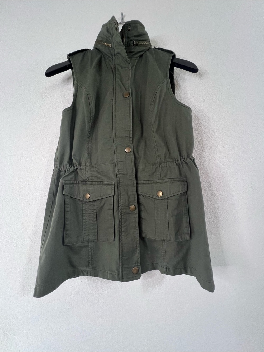 Market & Spruce Olive Colored Utility Cargo Vest - Picture 2 of 13